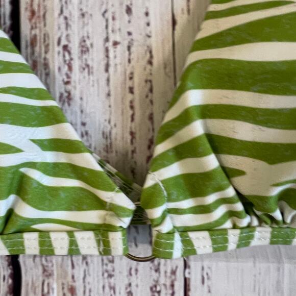 Shein Green & White Zebra Print Bikini Top Size Medium Pre-Loved - Picture 4 of 6